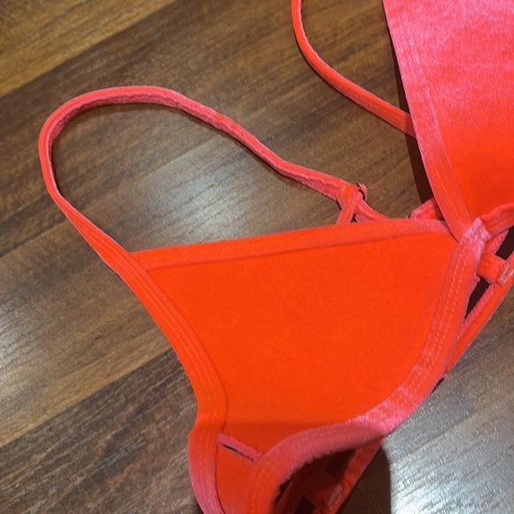 Hoaka bikini top and bottom - Picture 6 of 12